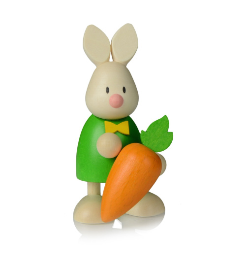 Kaninchen Max mit großer Möhre