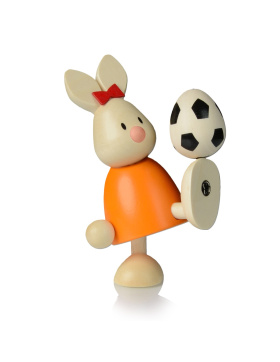 Kaninchen Emma mit Fußball