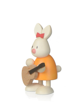 Kaninchen Emma mit Gitarre